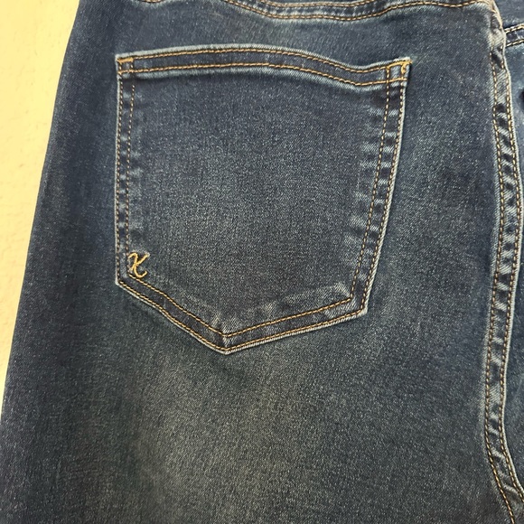Kut from the Kloth Baby Bootcut, Button Front Jeans size 10 - Picture 10 of 14